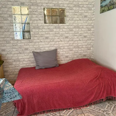 2 A 4 Pers Dans Maisonnette Piscine Chambre Double Salle De Bain Privatif Konukevi
